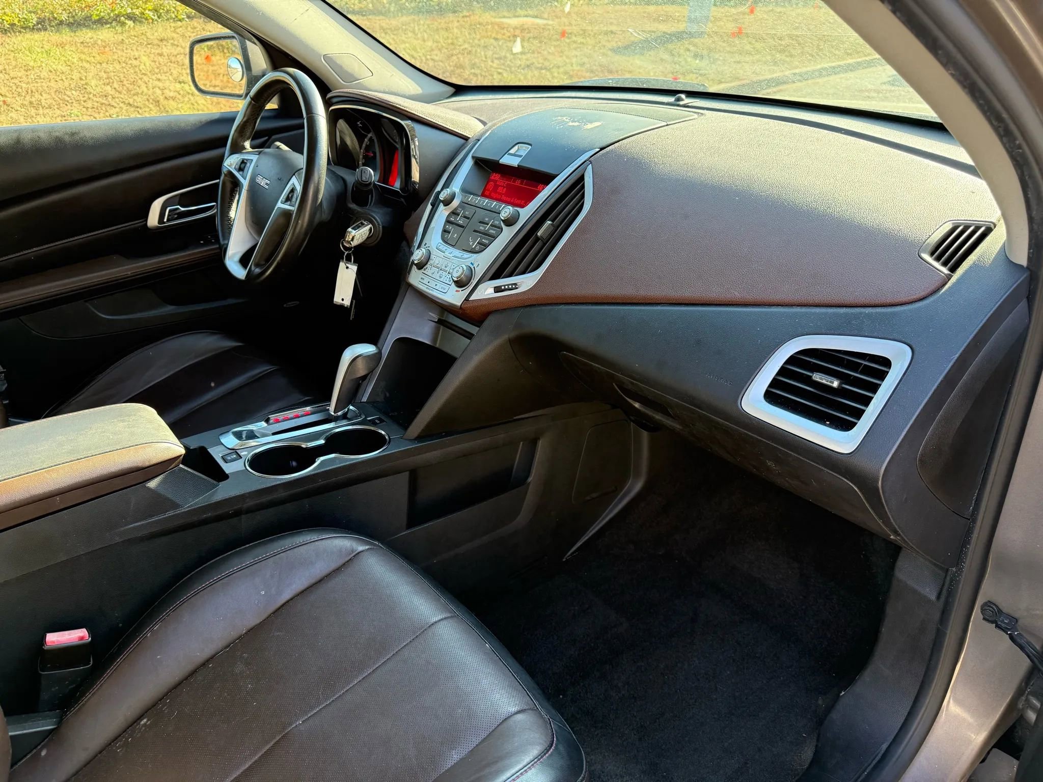 Used 2011 GMC Terrain SLT image 27