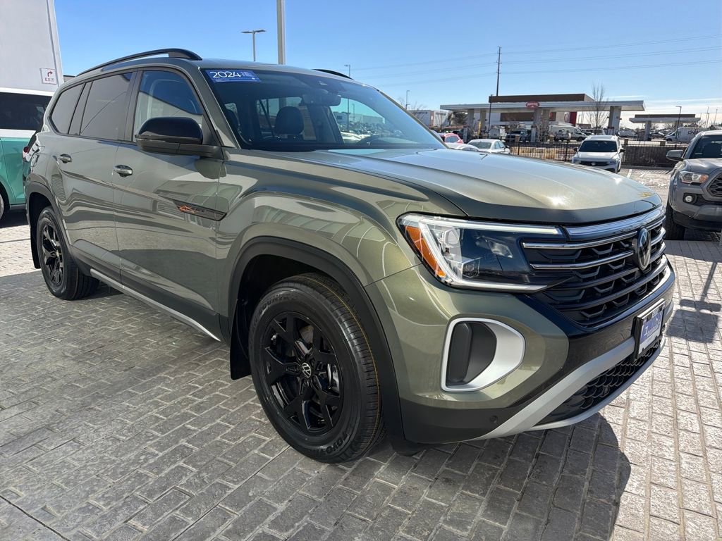 Certified 2024 Volkswagen Atlas Peak Edition SE image 9