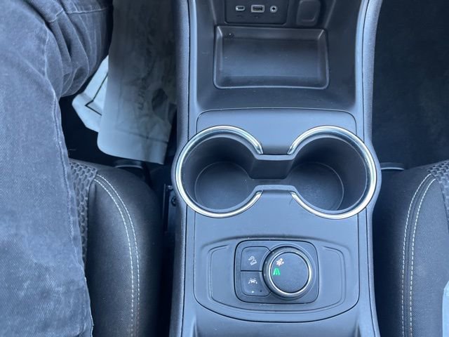 Used 2024 GMC Terrain SLE image 24