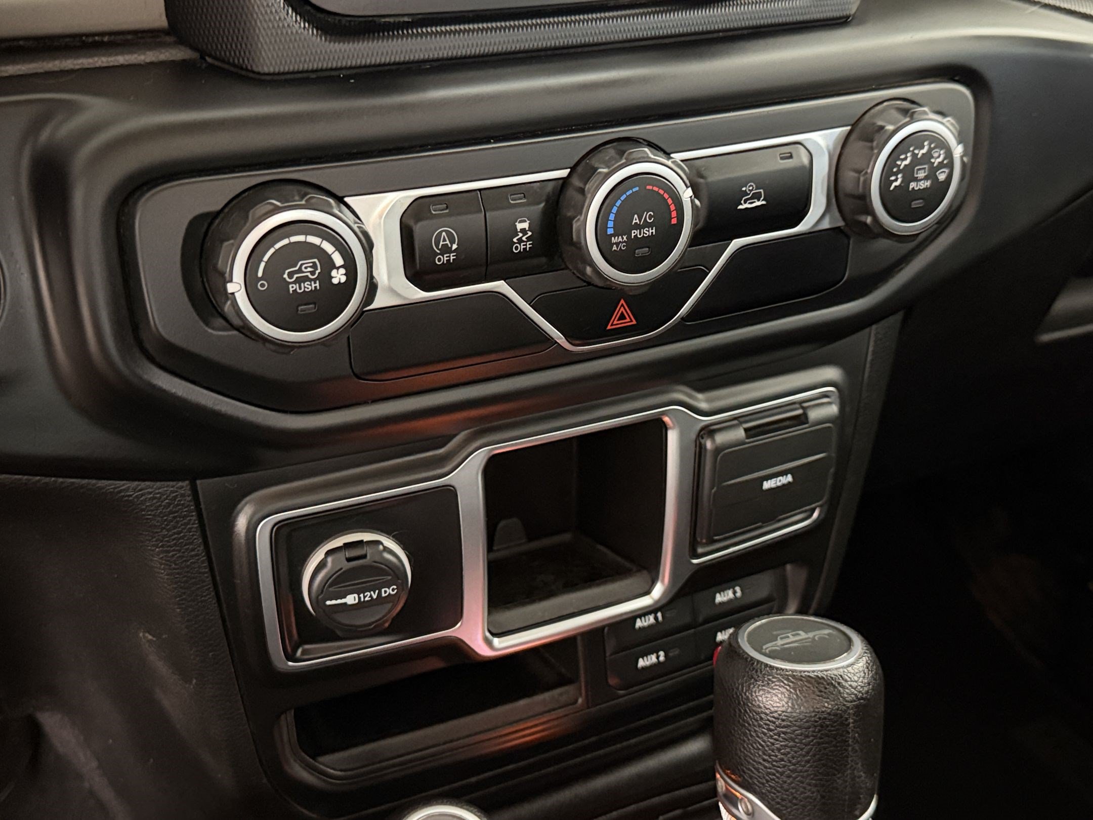 Used 2021 Jeep Gladiator Sport AWD/4WD image 19