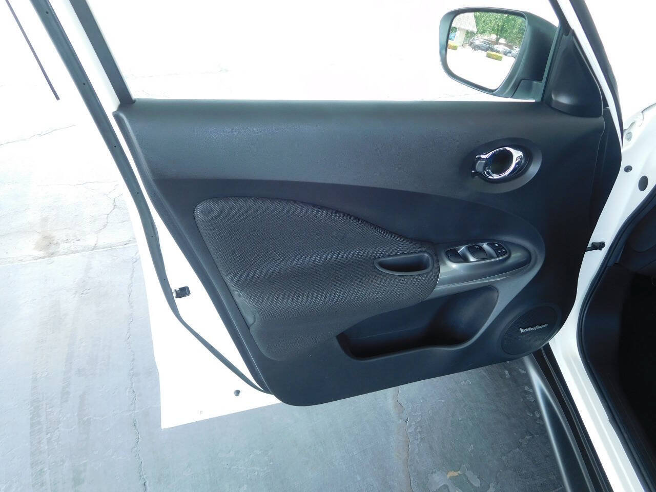 Used 2016 Nissan Juke SV w/ Technology Package AWD/4WD image 17