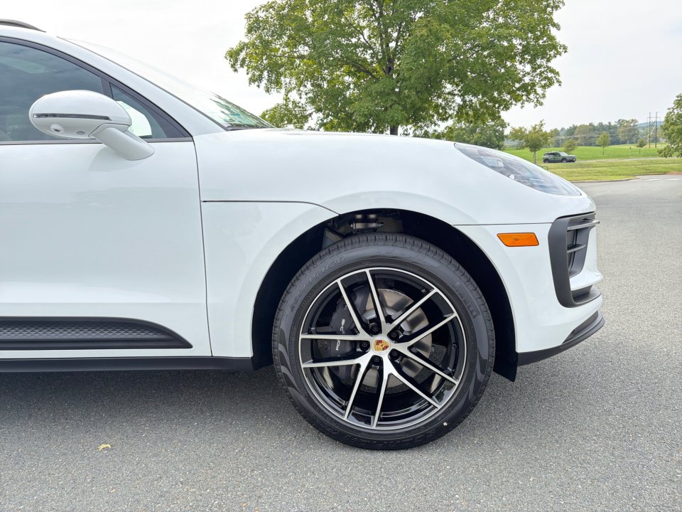 New 2026 Porsche Macan AWD/4WD image 11
