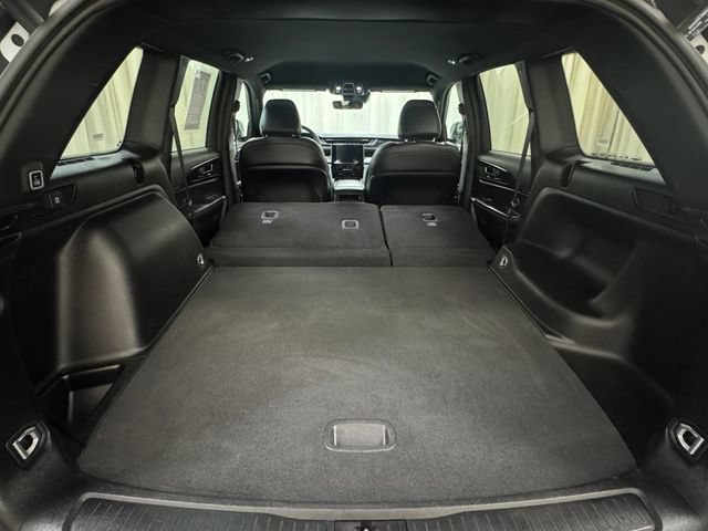 Used 2025 Jeep Grand Cherokee Altitude AWD/4WD image 30