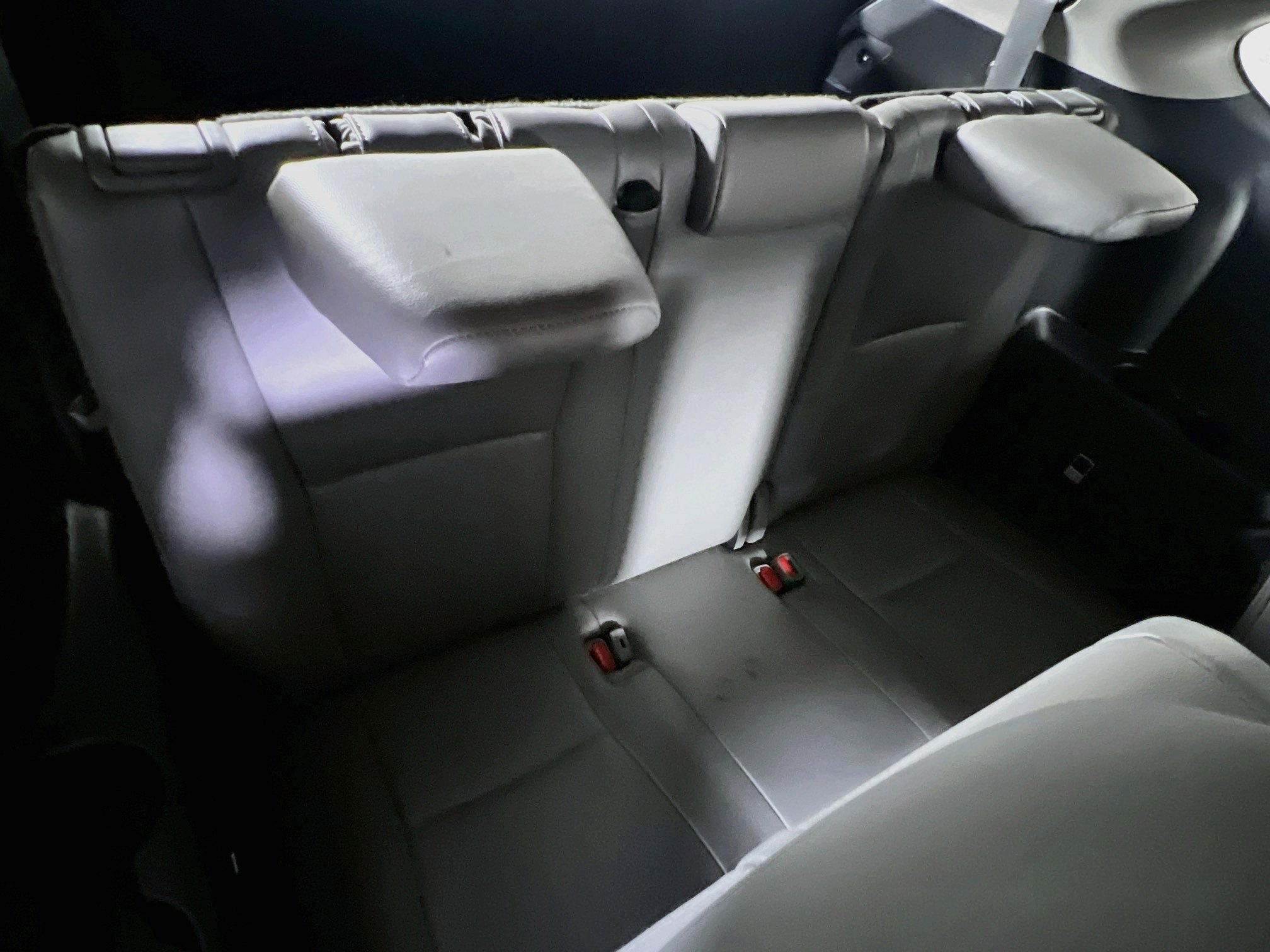 Used 2021 Toyota Highlander XLE AWD/4WD image 26