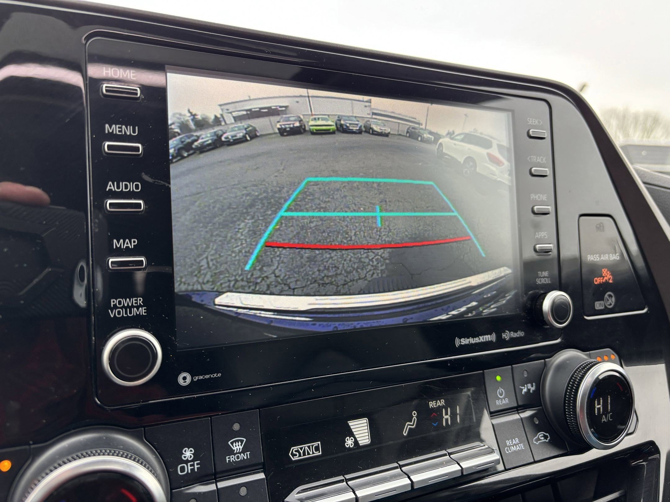 Used 2022 Toyota Highlander XLE image 43