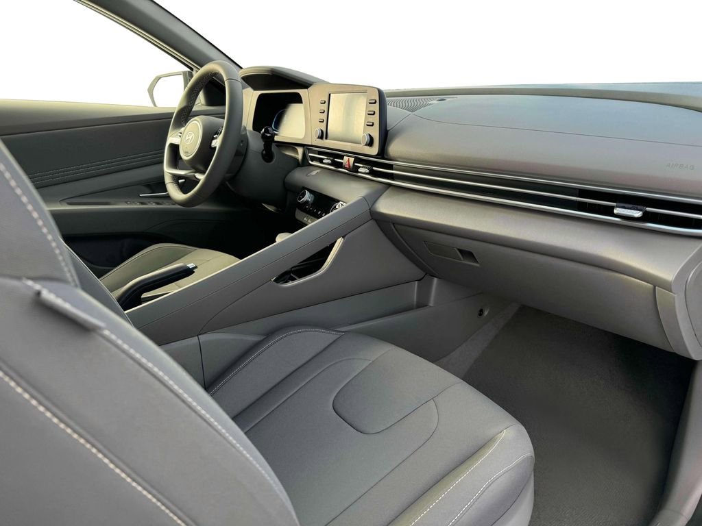 New 2025 Hyundai Elantra Sport FWD image 15