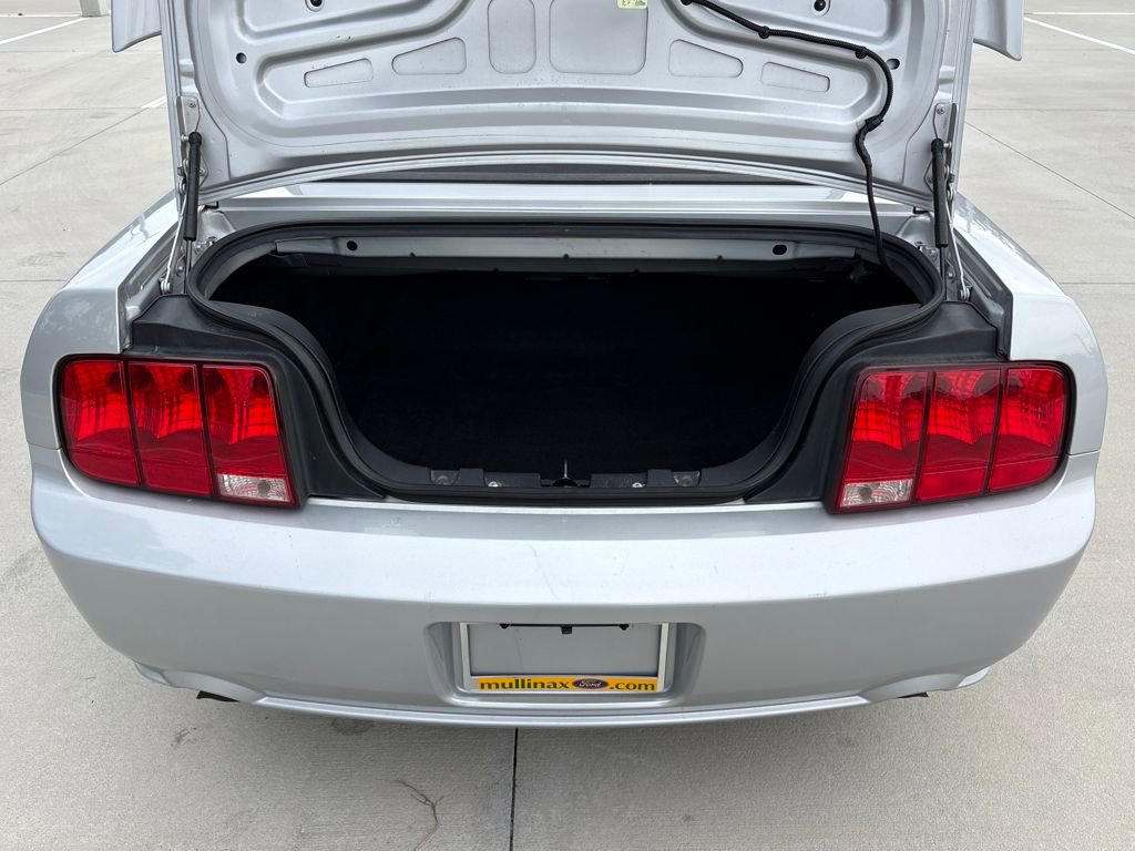 Used 2006 Ford Mustang GT image 29