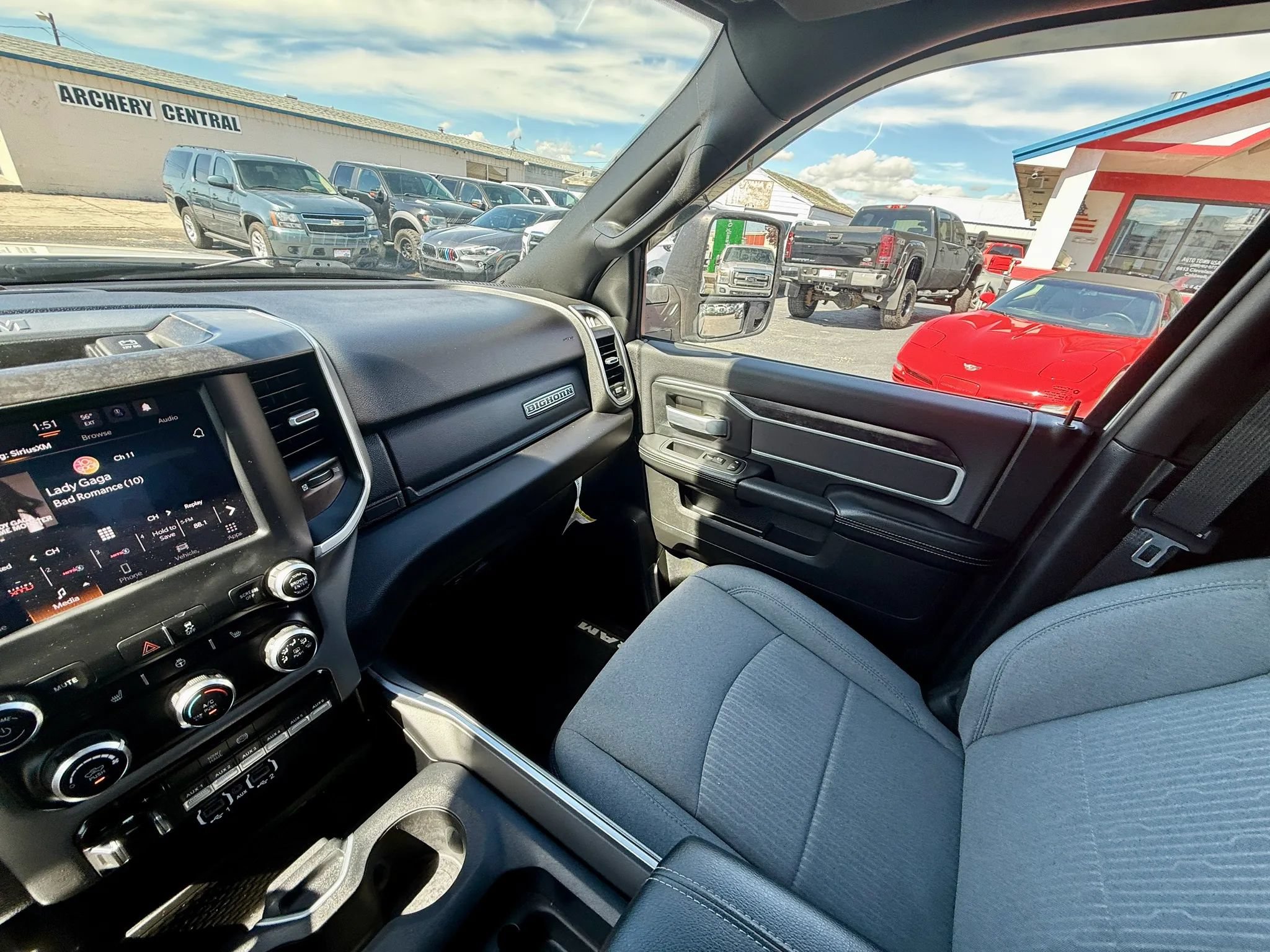 Used 2024 RAM 2500 Big Horn w/ Heated Seats & Wheel Group AWD/4WD image 13