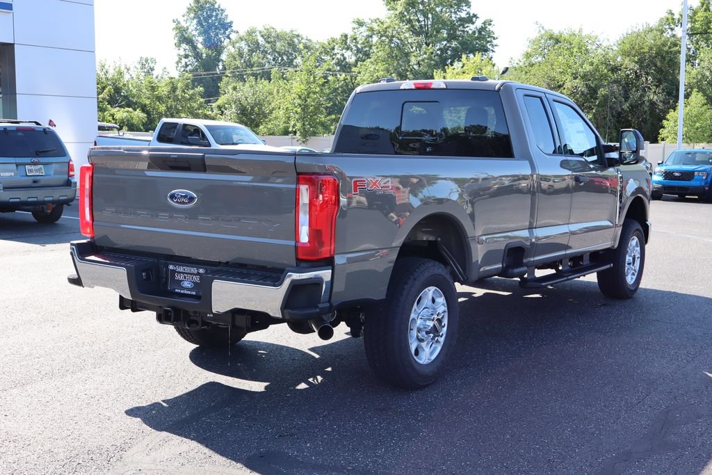 New 2026 Ford F350 XLT w/ FX4 Off-Road Package AWD/4WD image 3
