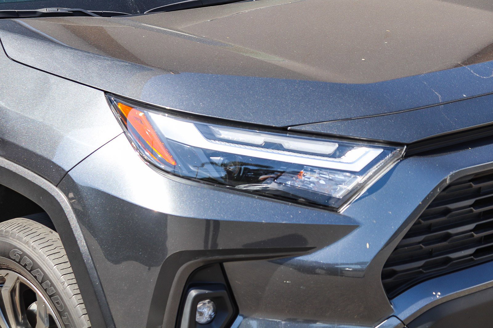 Used 2023 Toyota RAV4 XLE Premium image 5