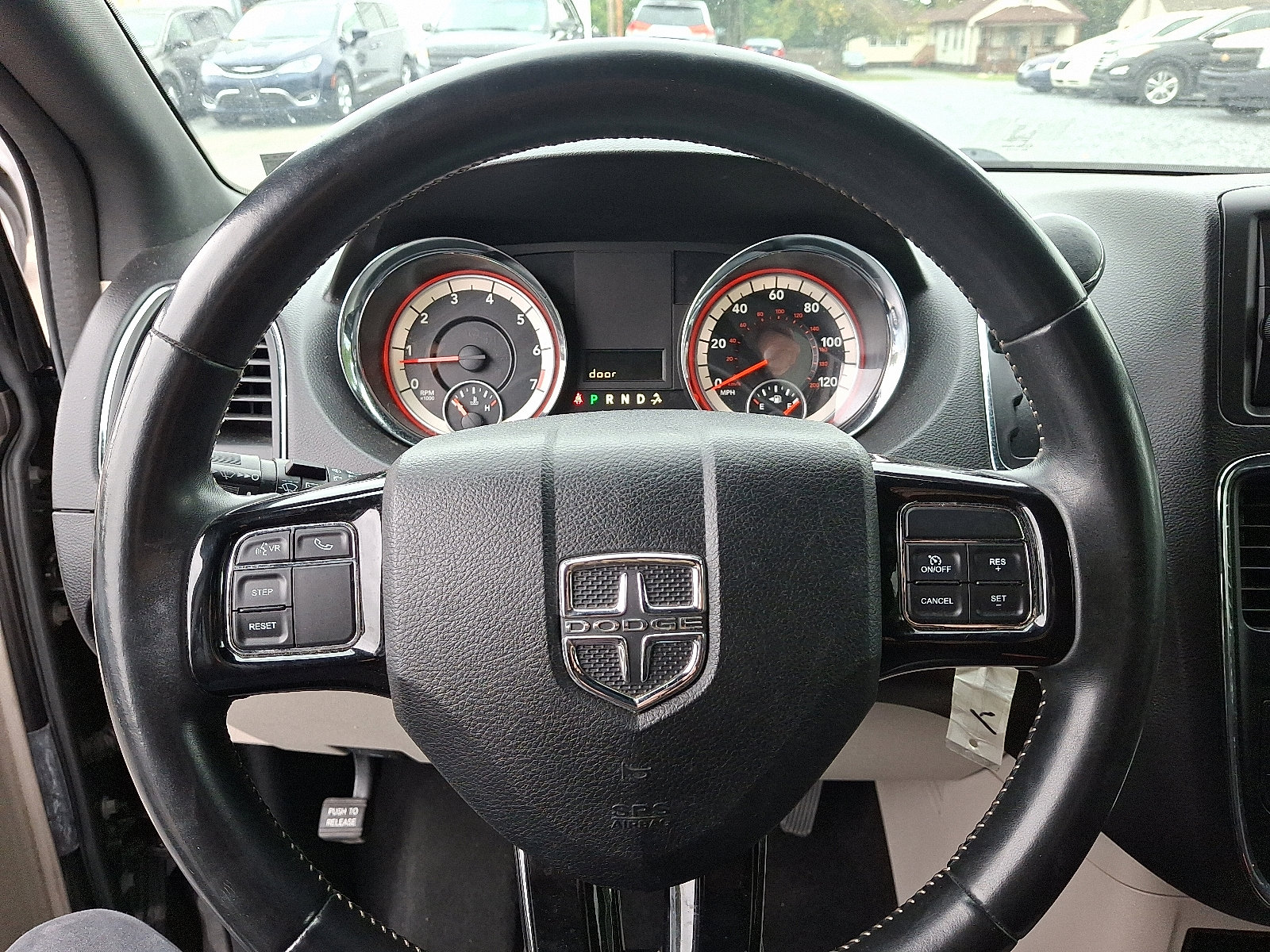 Used 2016 Dodge Grand Caravan SE image 18