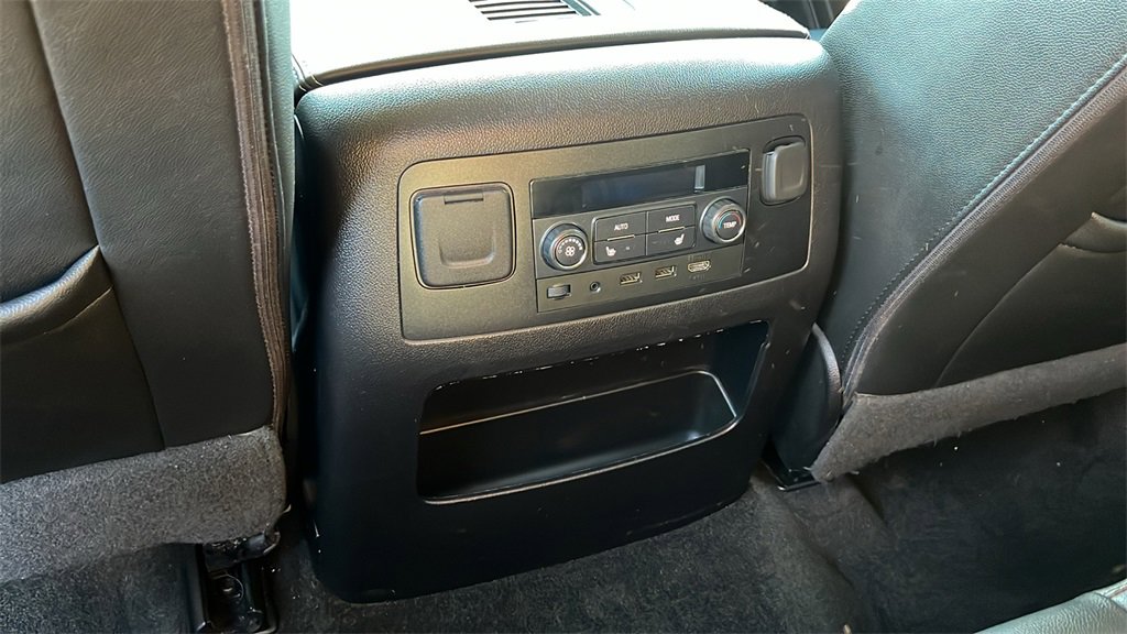 Used 2018 Chevrolet Suburban Premier image 5