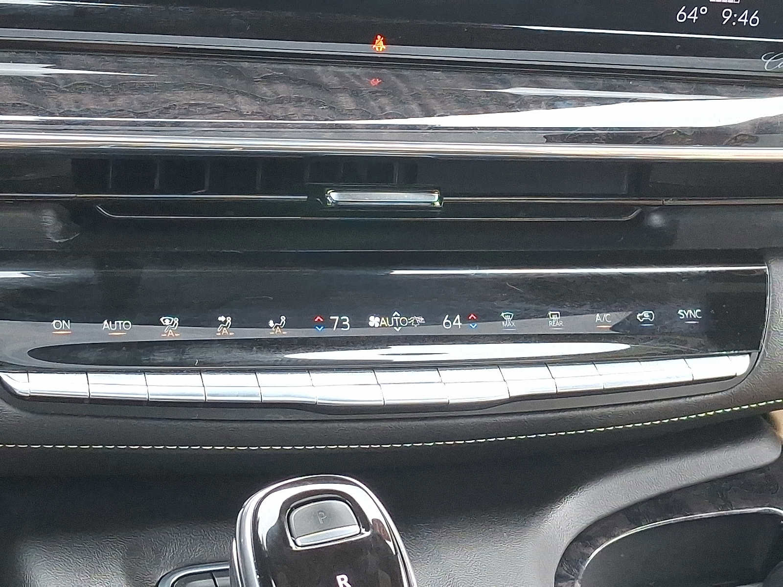 Used 2021 Cadillac Escalade Premium Luxury w/ Performance Package image 17