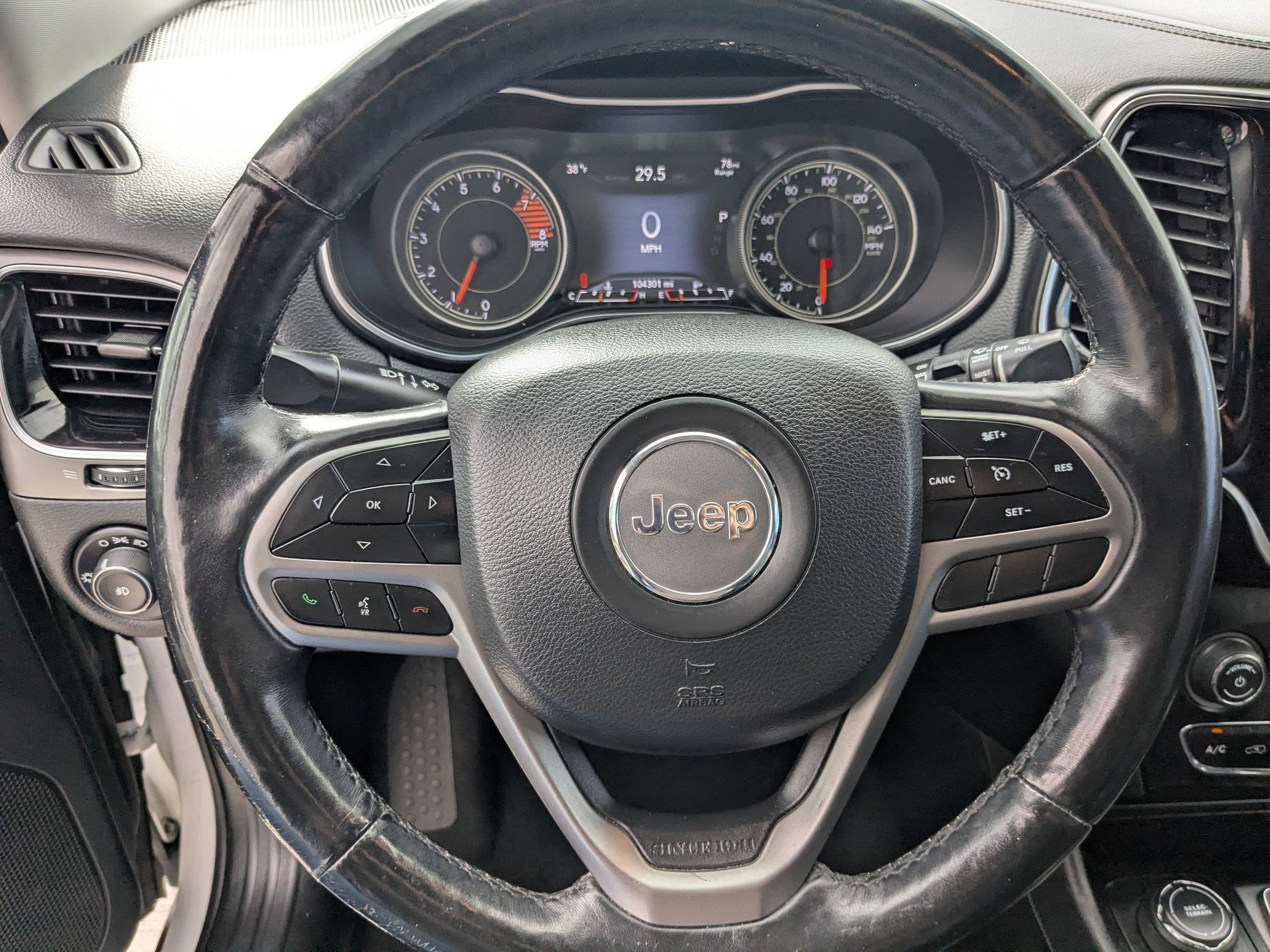 Used 2019 Jeep Cherokee Limited AWD/4WD image 17