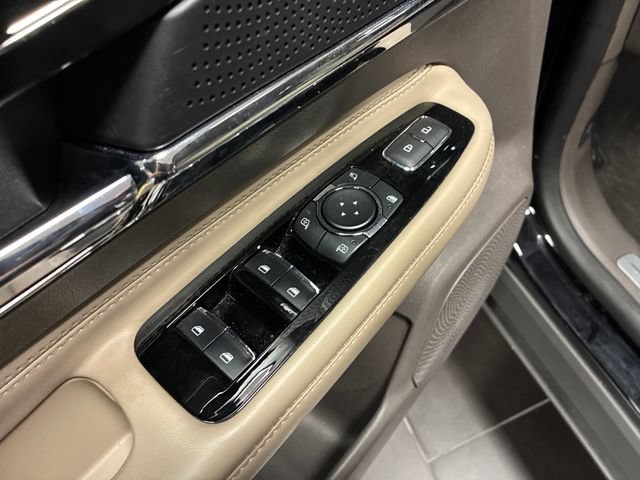 Used 2023 Lincoln Corsair FWD image 11