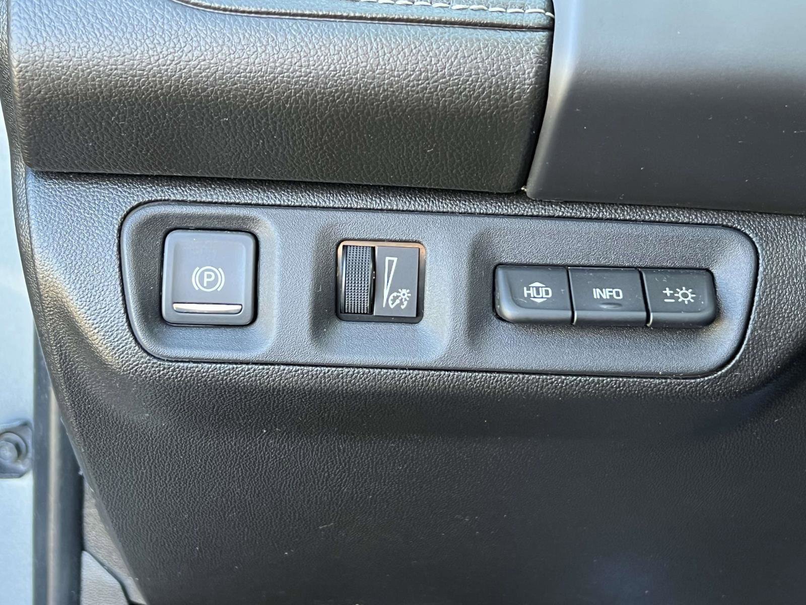 Used 2021 GMC Acadia Denali w/ Denali Ultimate Package image 22