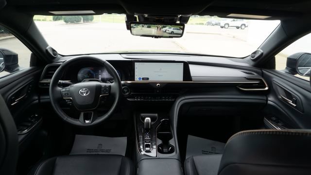Used 2025 Toyota Crown Signia w/ Advanced Technology Package AWD/4WD image 12