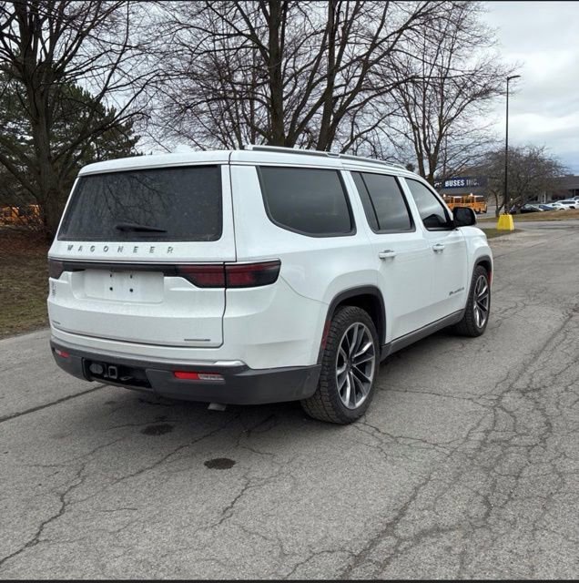 Used 2022 Jeep Wagoneer Series III w/ Premium Group I image 4