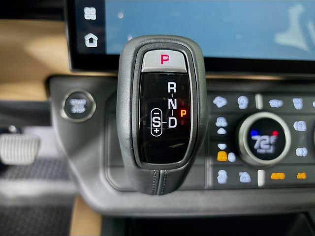 New 2026 Land Rover Defender 110 X-Dynamic SE image 18