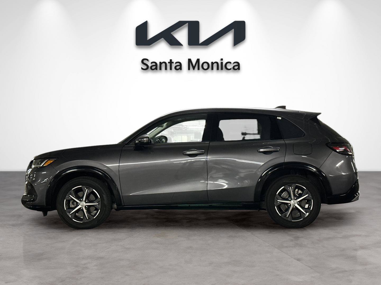Used 2023 Honda HR-V EX-L image 2