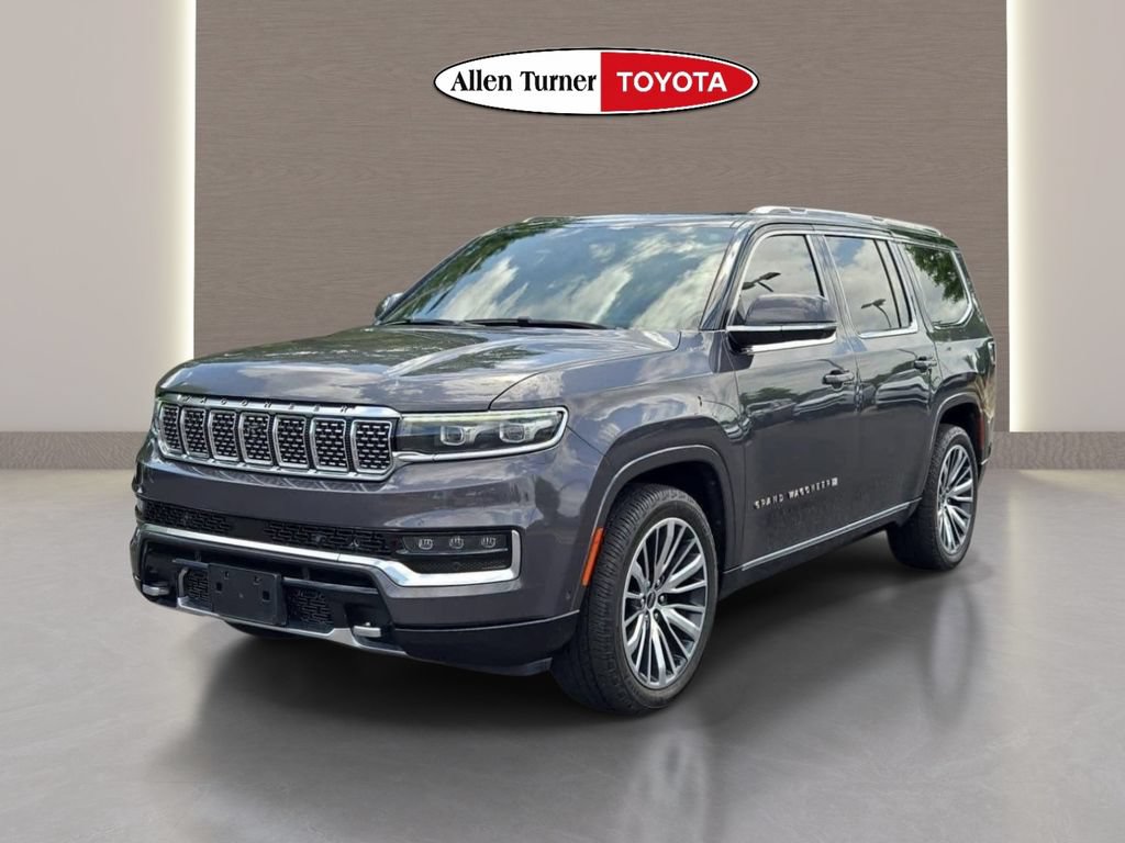 Used 2022 Jeep Grand Wagoneer Series III w/ HD Trailer Tow Package AWD/4WD image 3