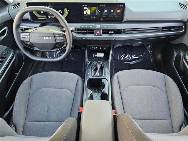 Used 2025 Kia K4 LXS image 16