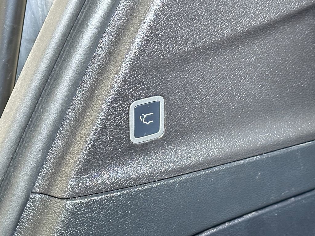 Certified 2022 Chrysler Pacifica Touring-L w/ S Appearance Package image 19