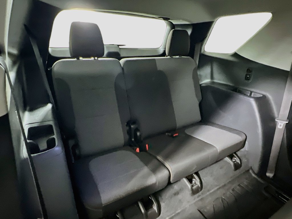 Used 2021 Chevrolet Traverse LT w/ LPO, Floor Liner Package AWD/4WD image 32
