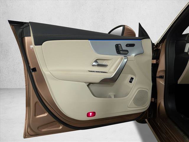 Used 2023 Mercedes-Benz CLA 250 image 13