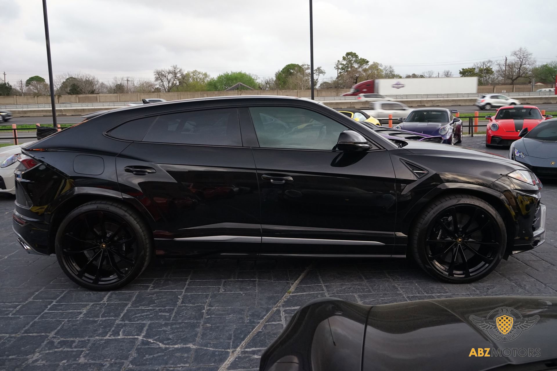 Used 2019 Lamborghini Urus image 5