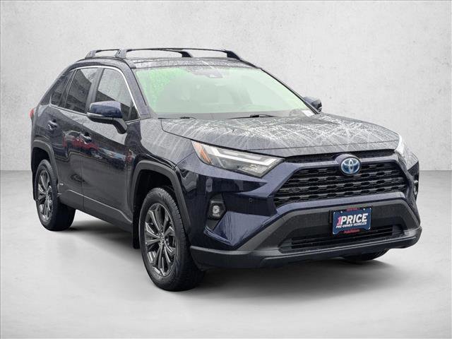 Used 2023 Toyota RAV4 XLE Premium image 3