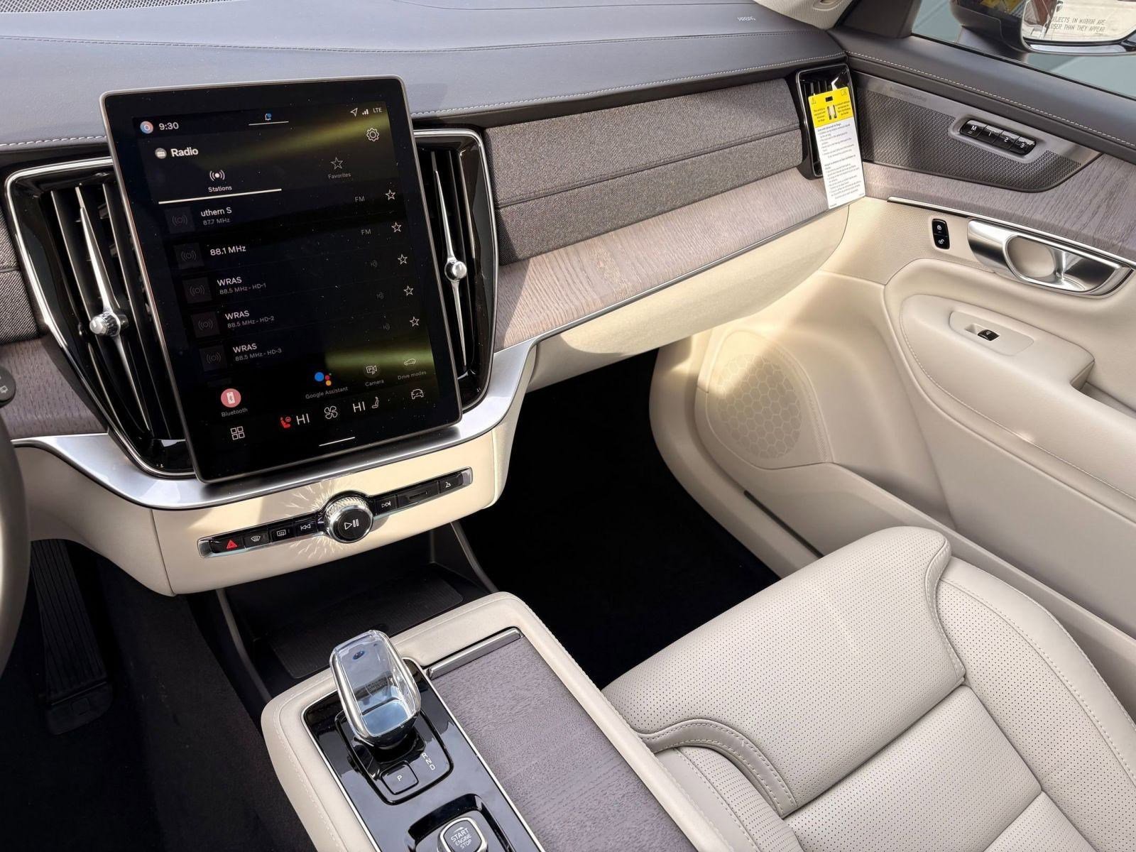 New 2026 Volvo XC90 T8 Ultra w/ Protection Package image 23