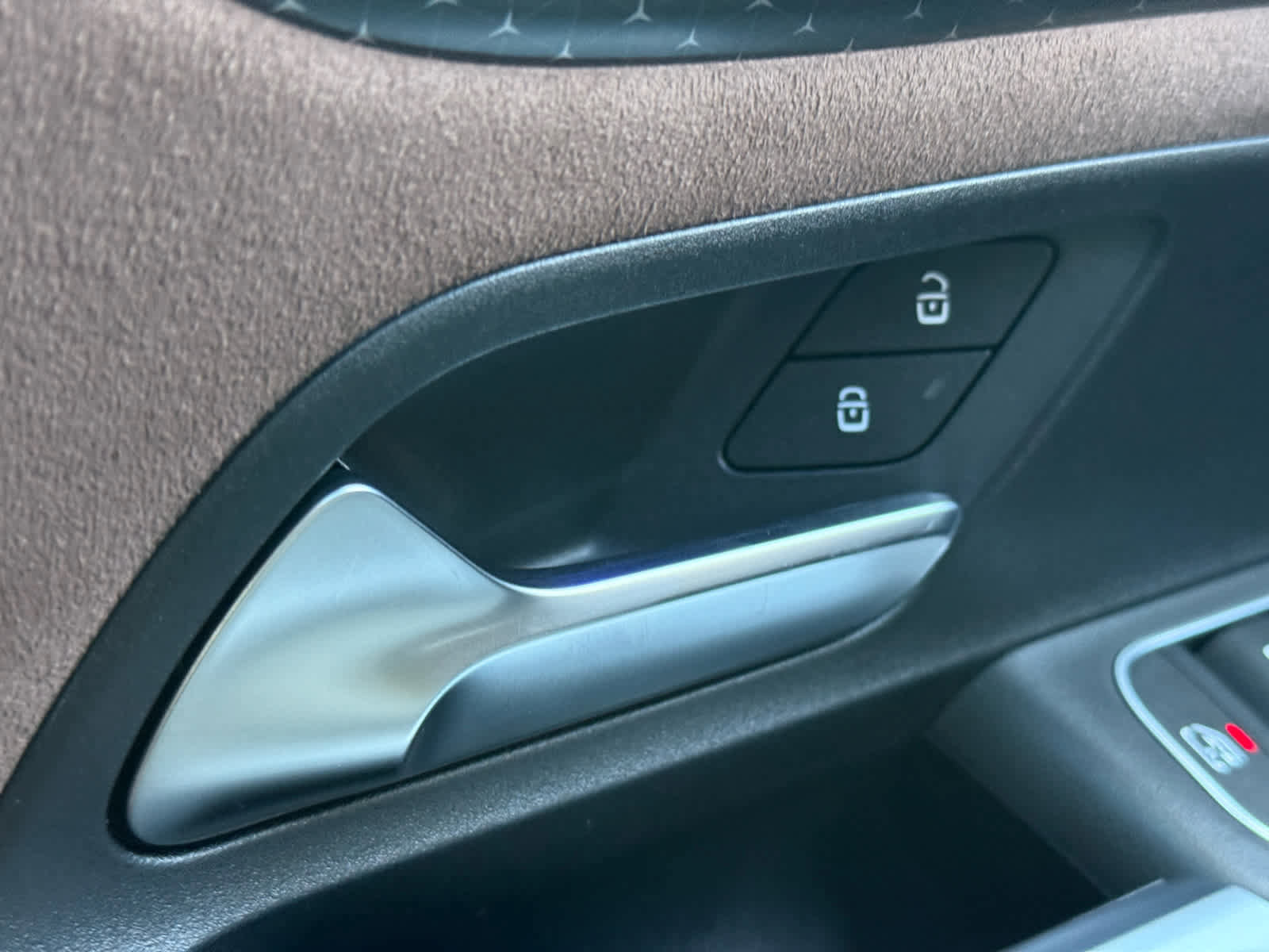 Used 2024 Mercedes-Benz GLB 35 AMG 4MATIC image 24