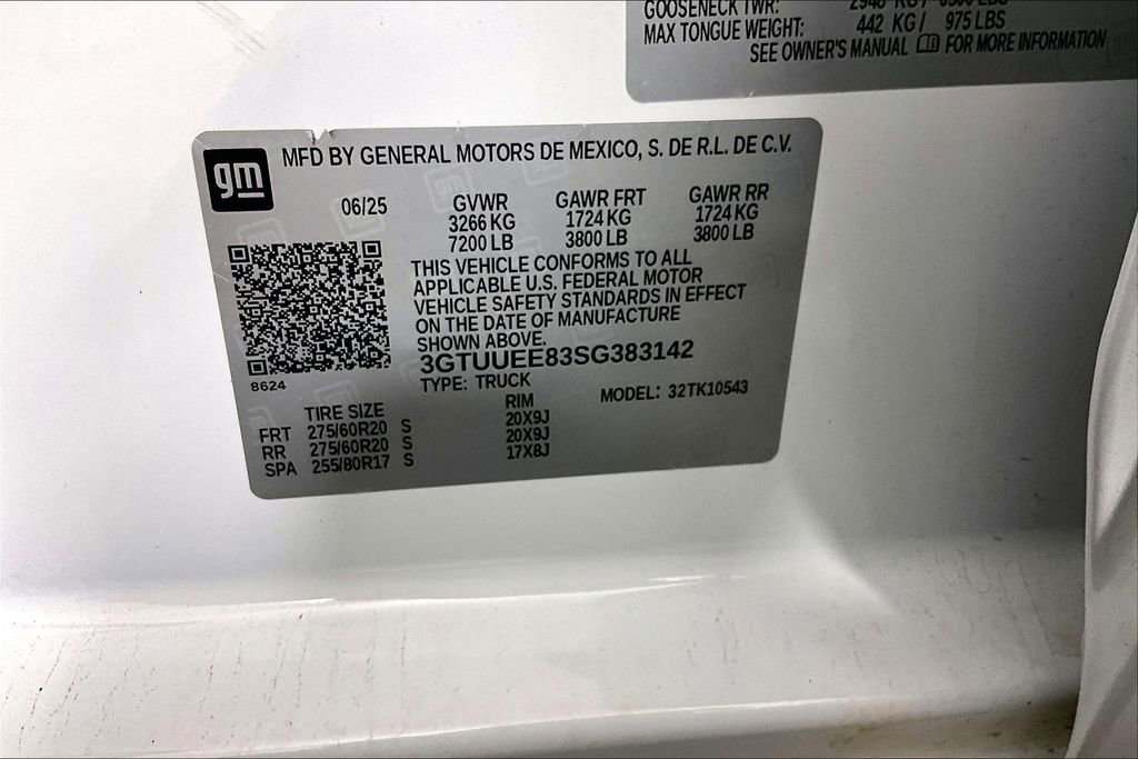 Used 2025 GMC Sierra 1500 AT4 w/ AT4 Premium Package AWD/4WD image 15