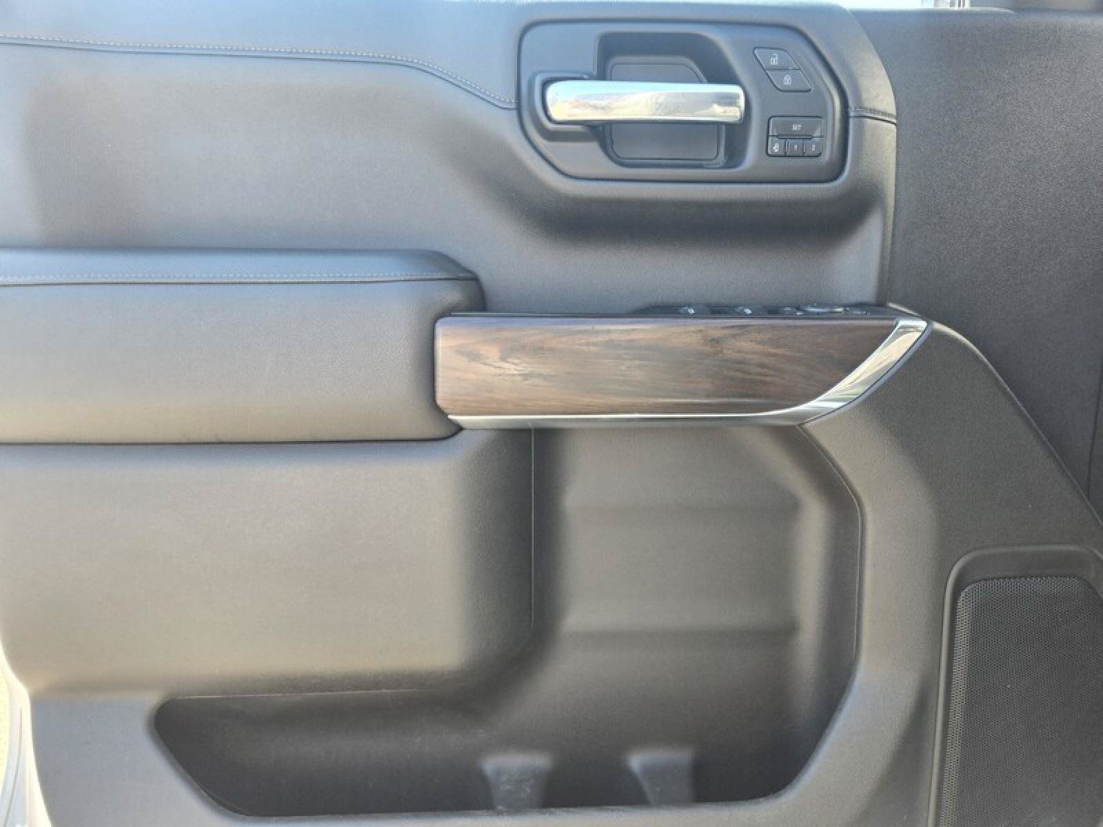 Used 2022 GMC Sierra 1500 SLT RWD image 20
