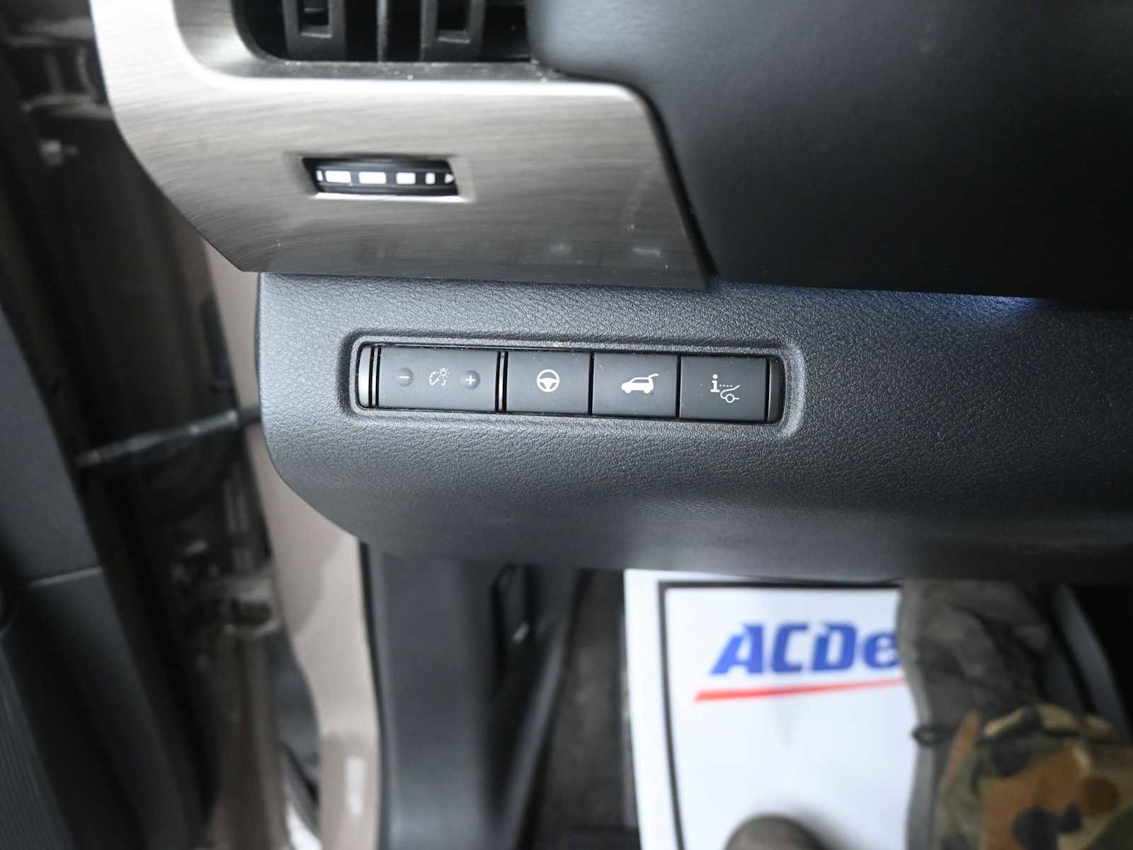 Used 2023 Nissan Pathfinder Platinum w/ Cargo Package image 18