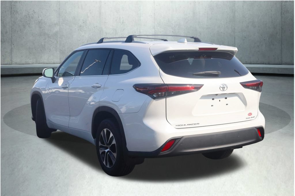 Used 2025 Toyota Highlander XLE AWD/4WD image 13