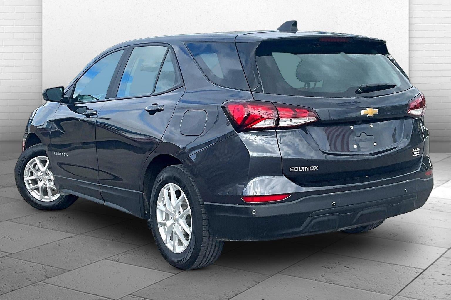Used 2022 Chevrolet Equinox LS w/ Driver Confidence II Package FWD image 9