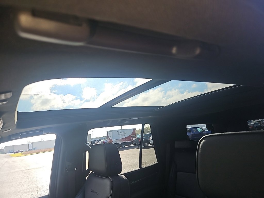 Used 2022 GMC Yukon Denali w/ Denali Premium Package image 22