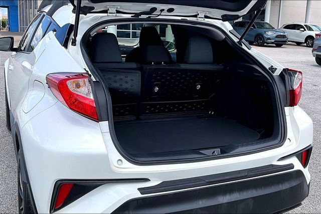 Used 2021 Toyota C-HR LE FWD image 31