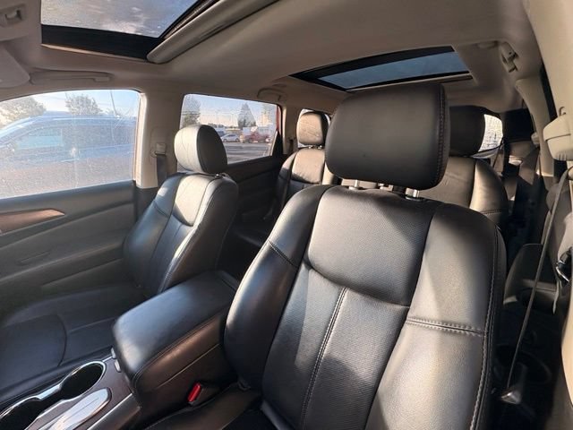 Used 2017 Nissan Pathfinder Platinum w/ Cargo Package FWD image 13