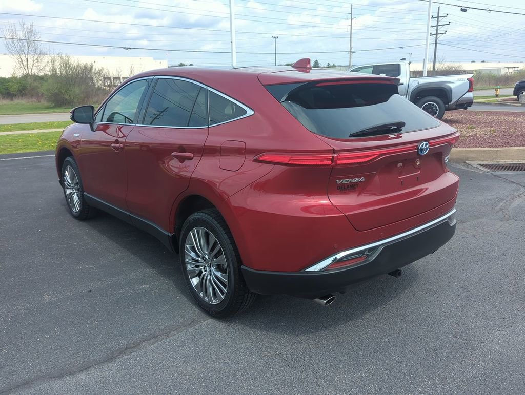 Used 2021 Toyota Venza Limited w/ Carpet Mat Package (TMS) image 6