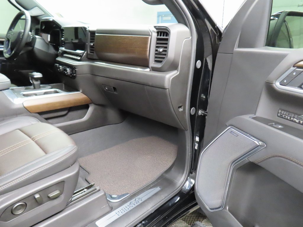 Used 2025 Chevrolet Silverado 1500 High Country w/ Midnight Edition image 34