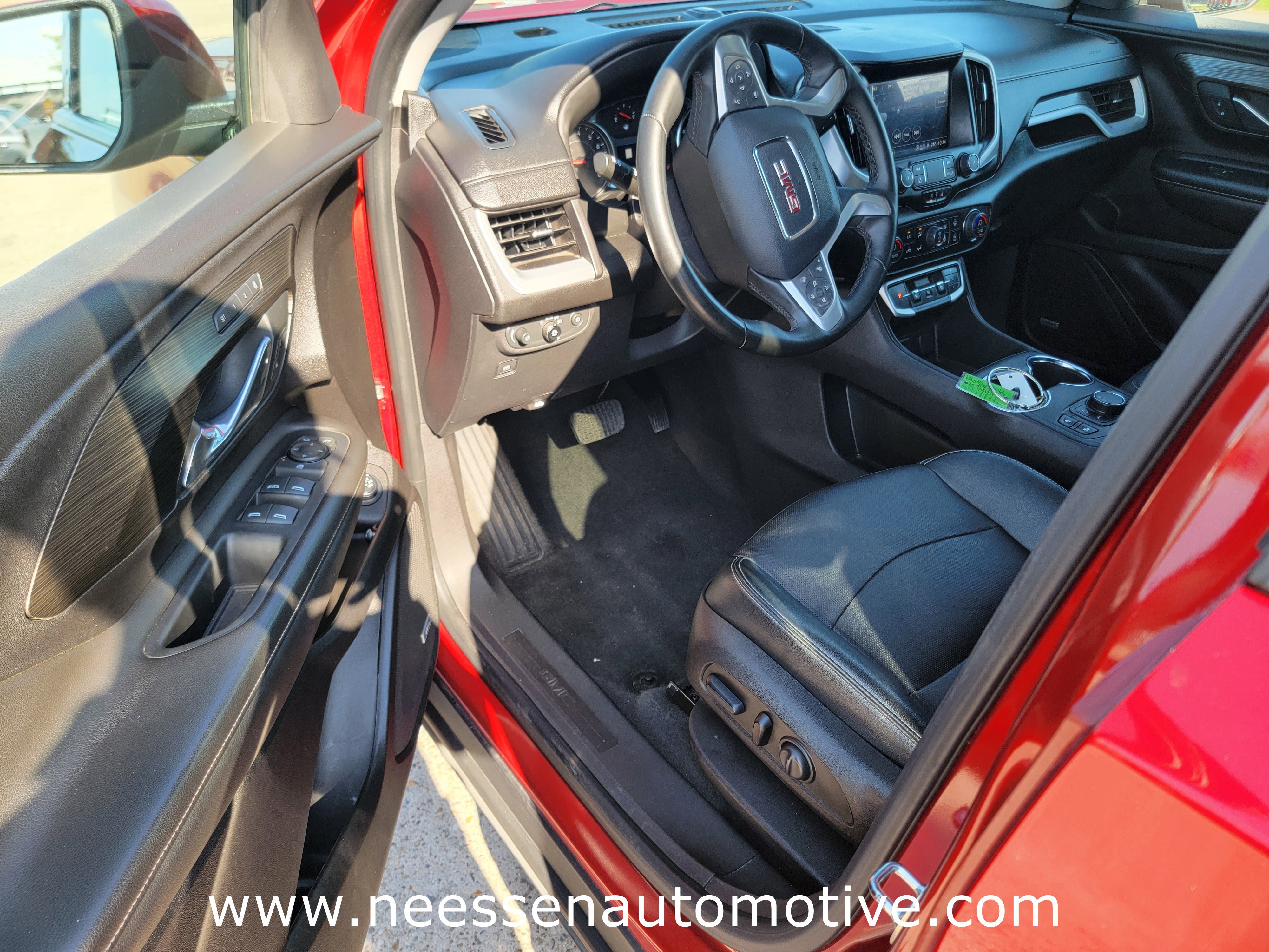 Used 2024 GMC Terrain SLT w/ Infotainment Package II image 14