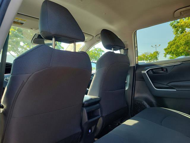 Used 2019 Toyota RAV4 LE image 14