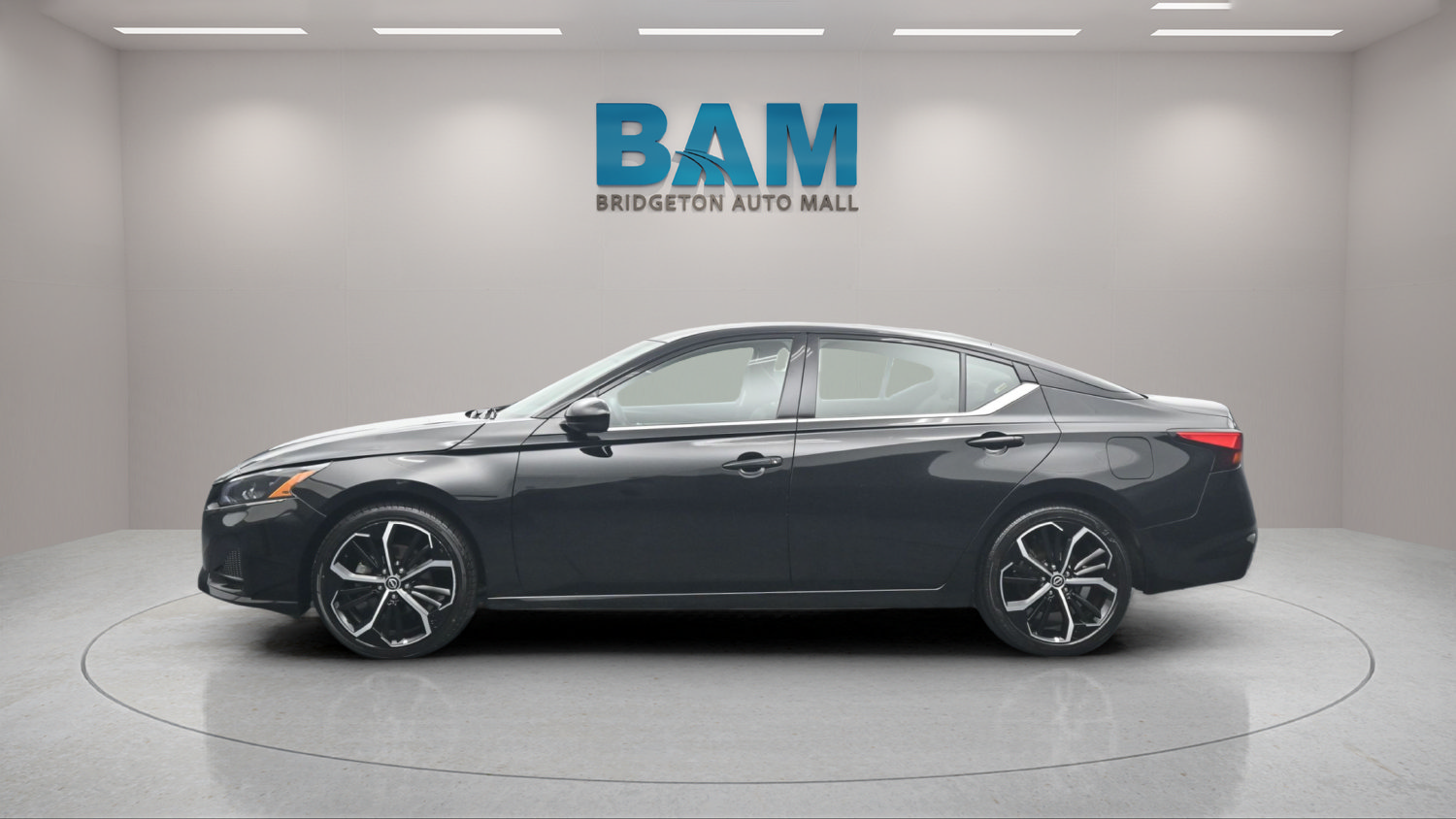 Used 2025 Nissan Altima 2.5 SR FWD image 4