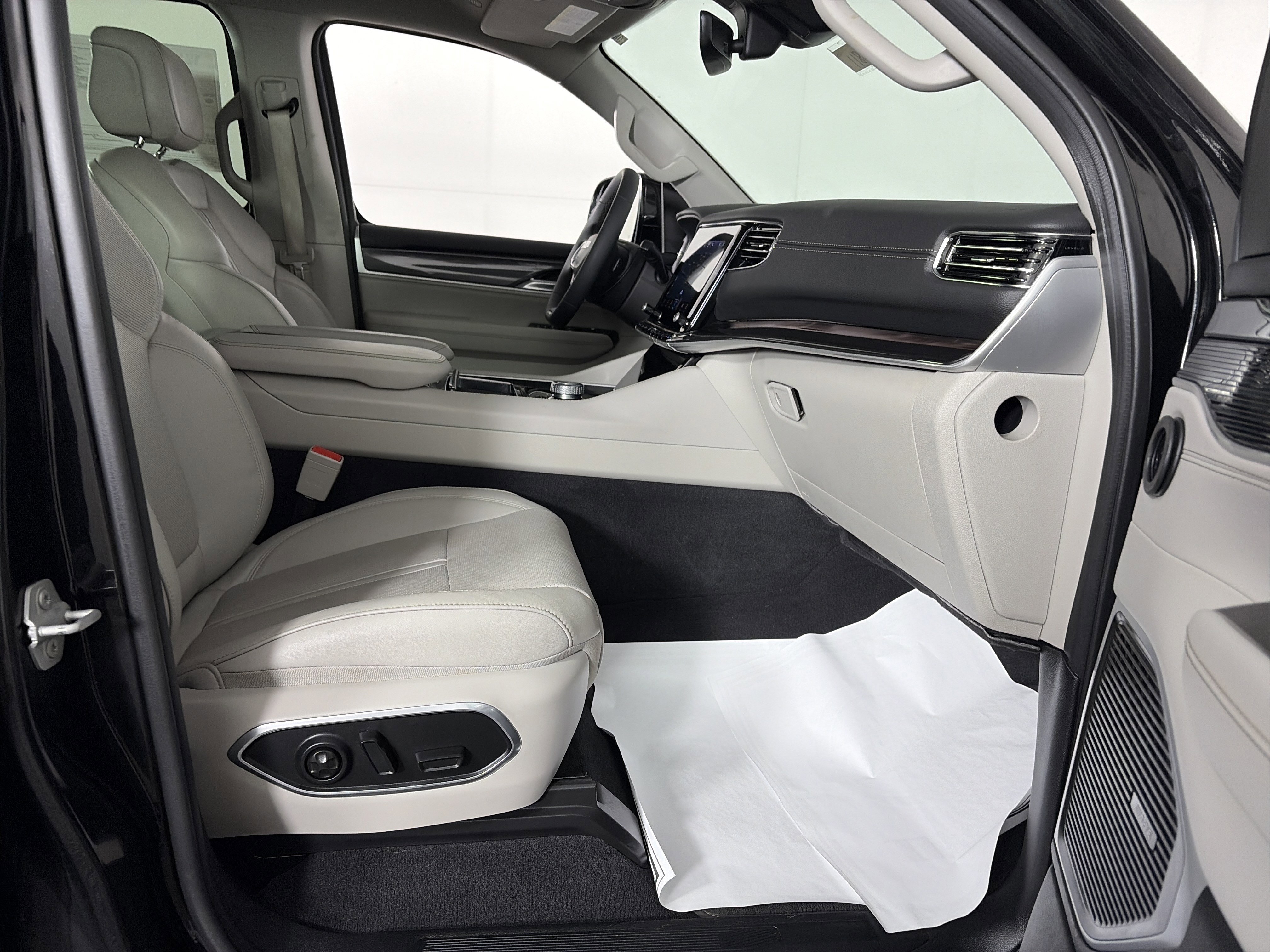 Used 2022 Jeep Wagoneer Series I image 45