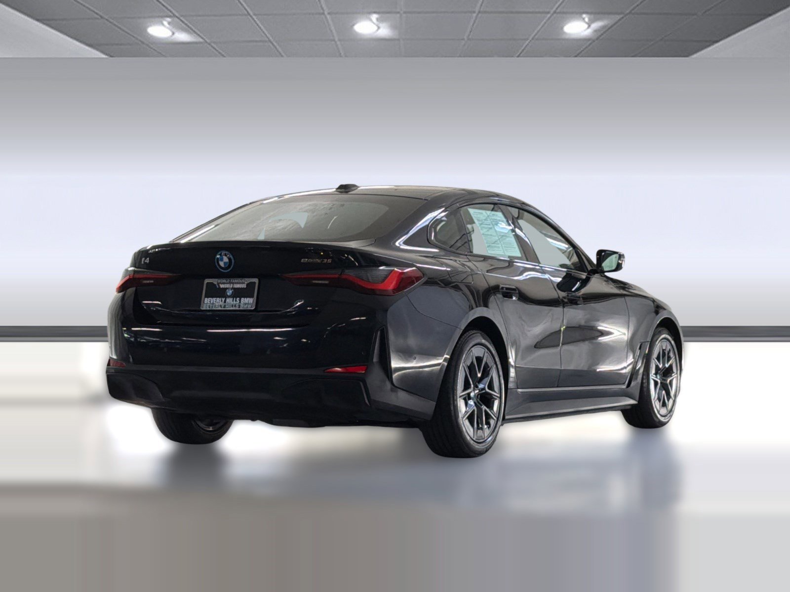 Used 2023 BMW i4 eDrive35 image 9