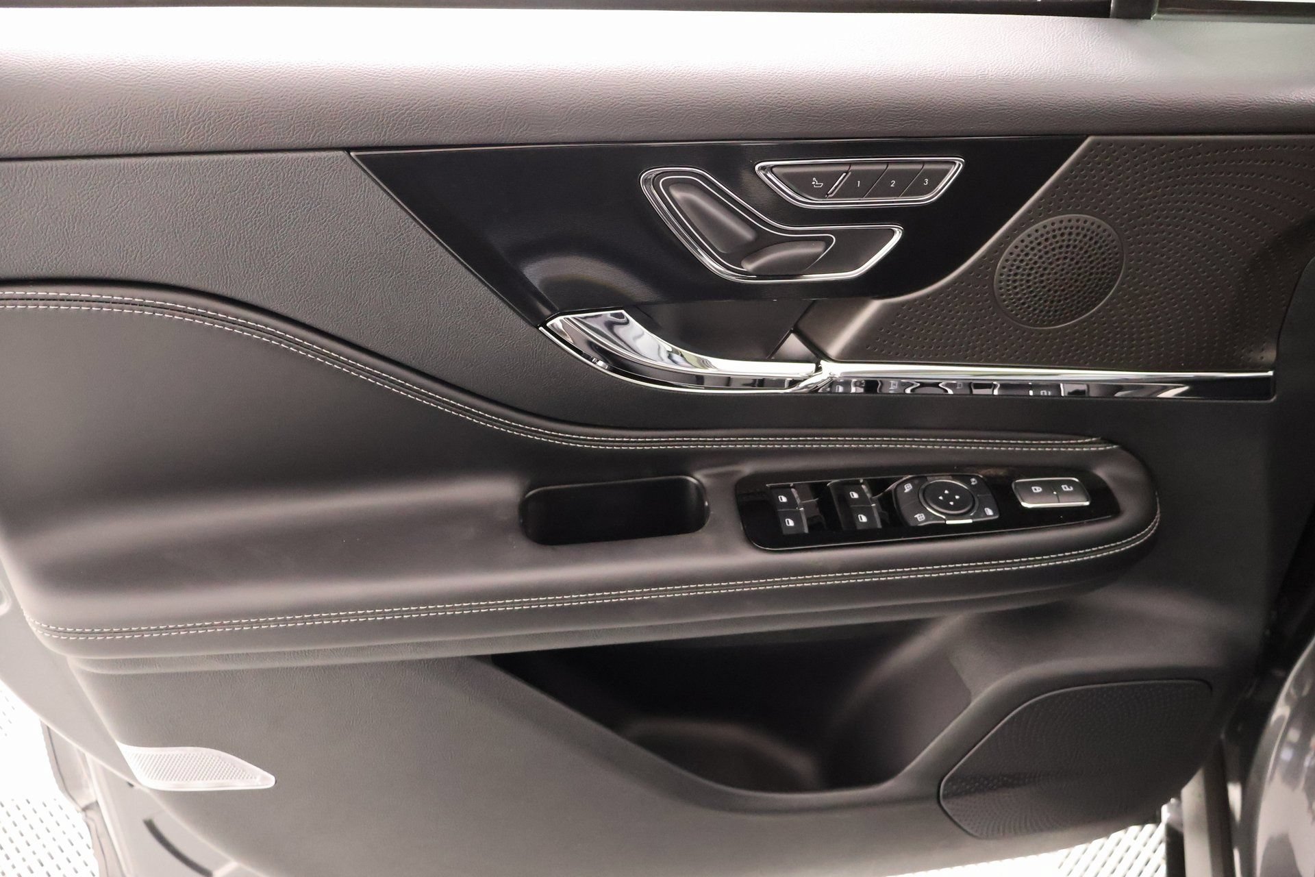 New 2026 Lincoln Corsair Premiere AWD/4WD image 17