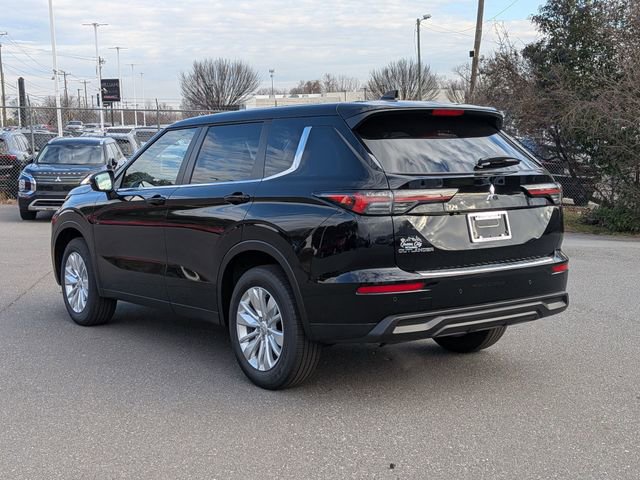 New 2026 Mitsubishi Outlander ES image 5